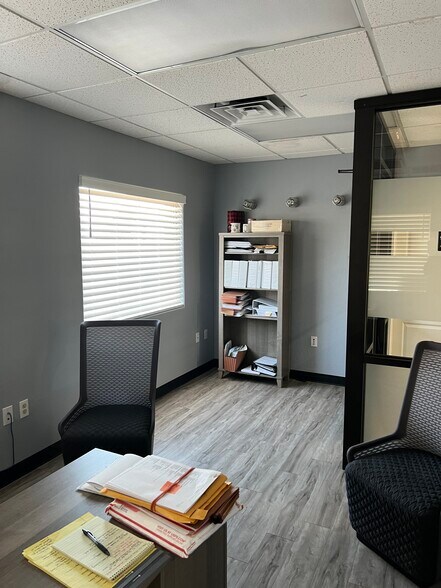 More Photos Of 16448 N 40th St, Phoenix Loft Creative Space For Sale