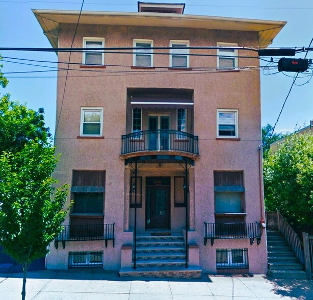 Primary Photo Of 233 Sand Ln, Staten Island Apartments For Sale