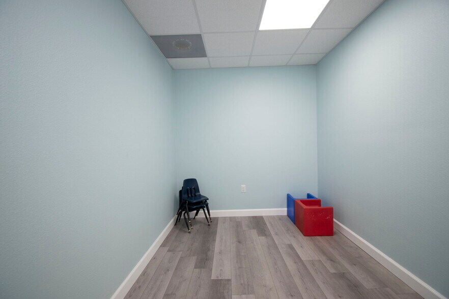 More Photos Of 4535 Tamiami Trl, Port Charlotte Office For Lease