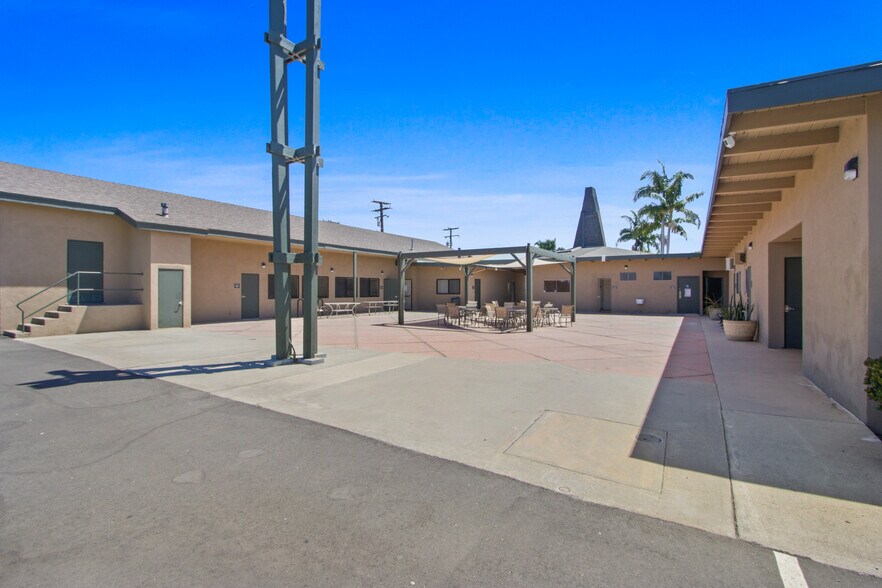 More Photos Of 6575 Crescent Ave, Buena Park Schools For Lease