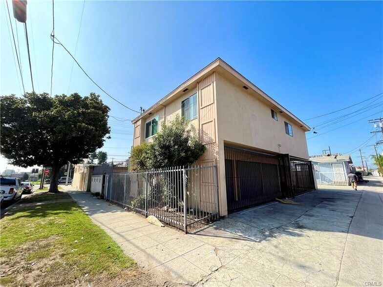 More Photos Of 813 Bay View Ave, Wilmington Apartments For Sale