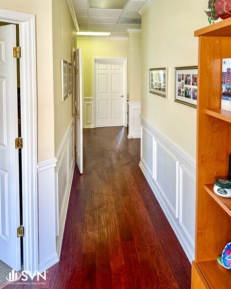 More Photos Of 1795 Alysheba Way, Lexington Office For Sale