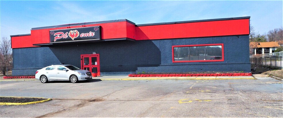 More Photos Of 2805 Target Dr, Saint Louis Restaurant For Sale