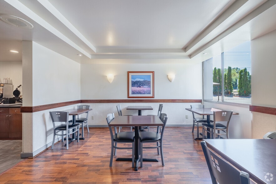 More Photos Of 101 128th St SE, Everett Hotel For Sale