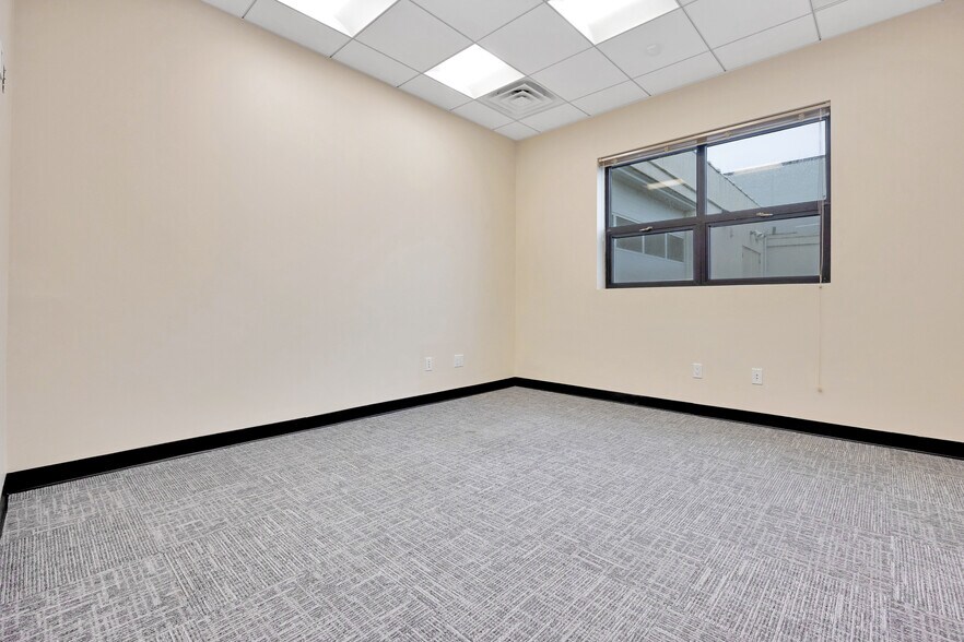 More Photos Of 169 Liberty Ave, Mineola Office For Sale