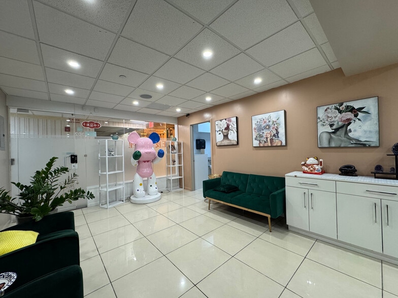 More Photos Of 3636 Prince St, Flushing Apartments For Lease