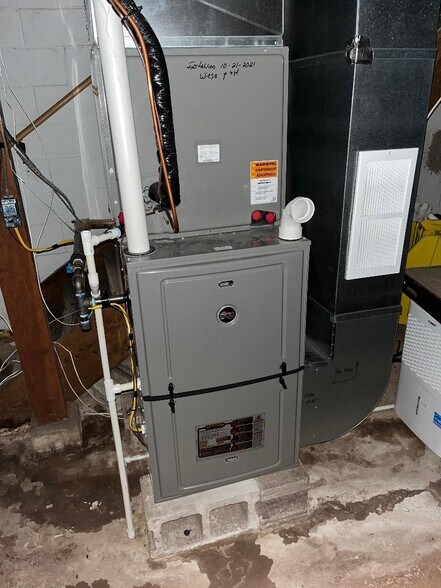 More Photos Of 1607 Lake Ave, Storm Lake Medical For Sale