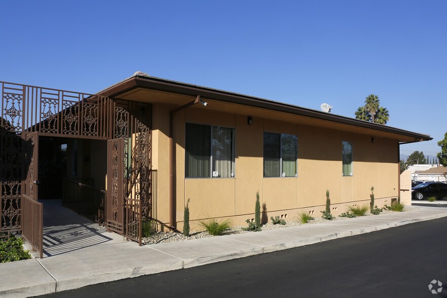 More Photos Of 3731 Tibbetts St, Riverside Medical For Lease