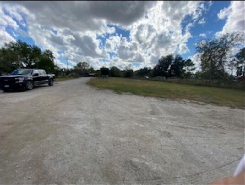 More Photos Of 5901 County Road 675B, Rosharon Warehouse For Sale