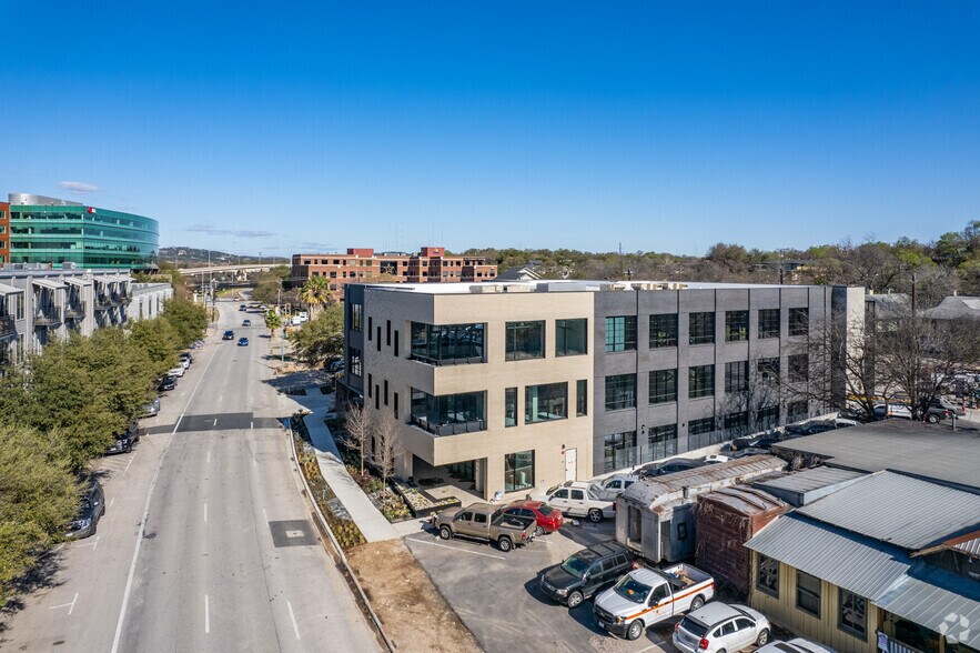 More Photos Of 1608 W 5th St, Austin Loft Creative Space For Lease