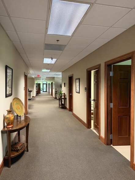 More Photos Of 4757 Oneal Ln, Baton Rouge Office For Sale