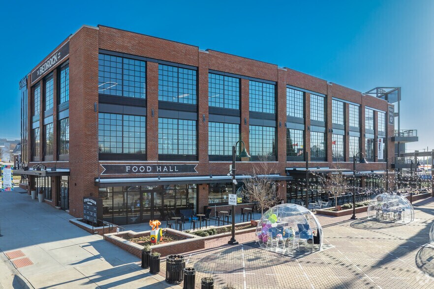 More Photos Of 275 N Elm St, High Point Office For Lease