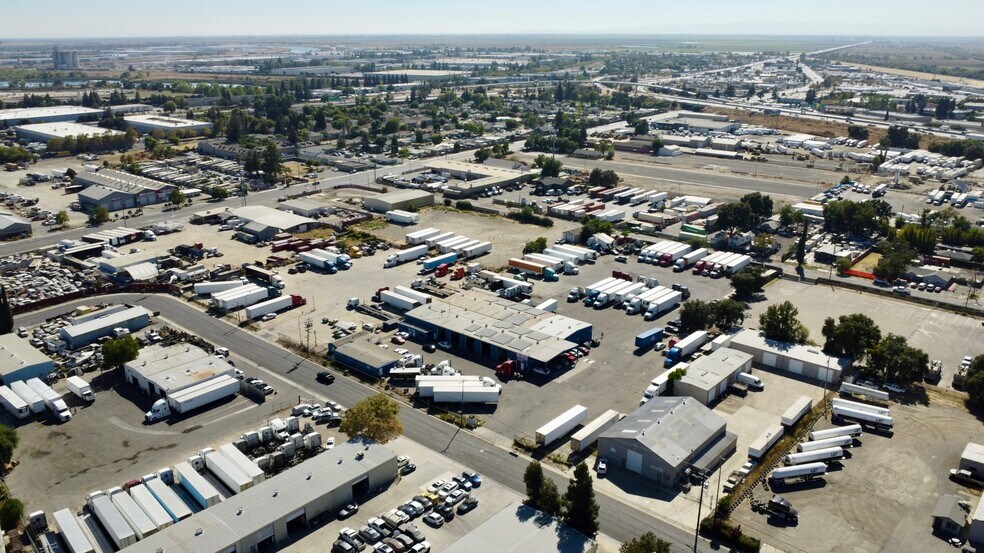 More Photos Of 616 Galveston St, West Sacramento Service For Sale