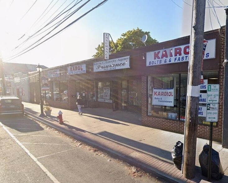 More Photos Of 25 Main St, East Rockaway Storefront For Sale
