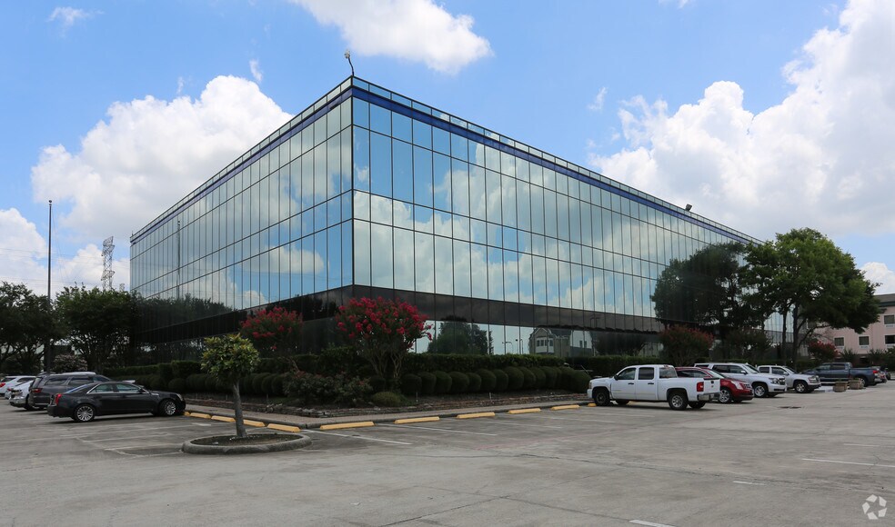 More Photos Of 1300 N Sam Houston Pky E, Houston Office Residential For Lease