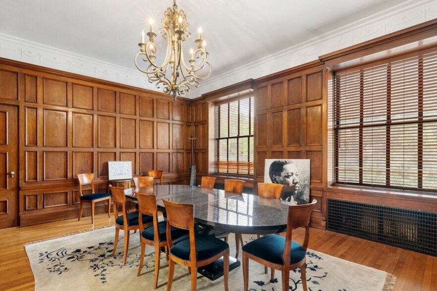More Photos Of 422 E Franklin St, Richmond Office For Sale