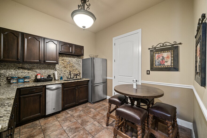 More Photos Of 12703 Spectrum Dr, San Antonio Loft Creative Space For Sale