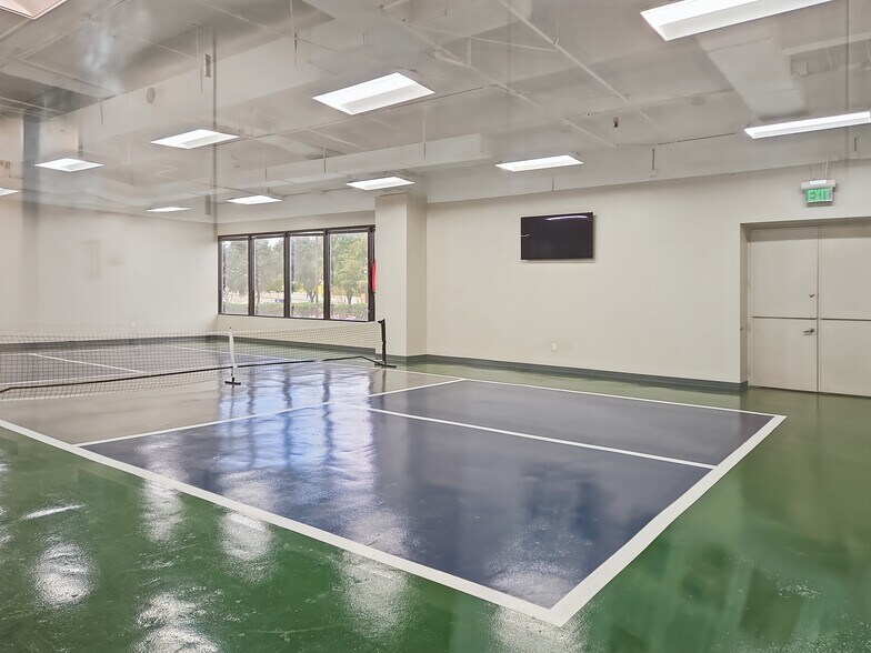 More Photos Of 2950 N Loop Fwy W, Houston Coworking Space