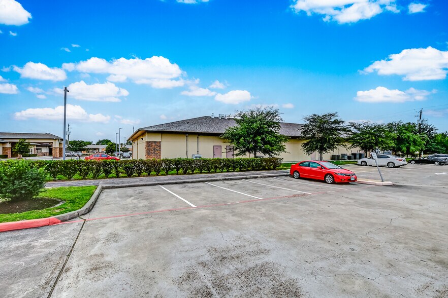 More Photos Of 5040 Crenshaw Rd, Pasadena Unknown For Lease