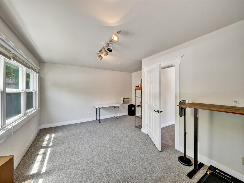 More Photos Of 825 College Ave, Santa Rosa Medical For Lease