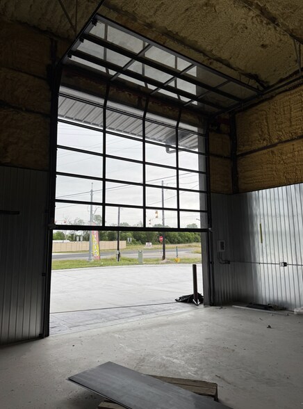 More Photos Of 1055 FM 2623, Seguin Showroom For Lease