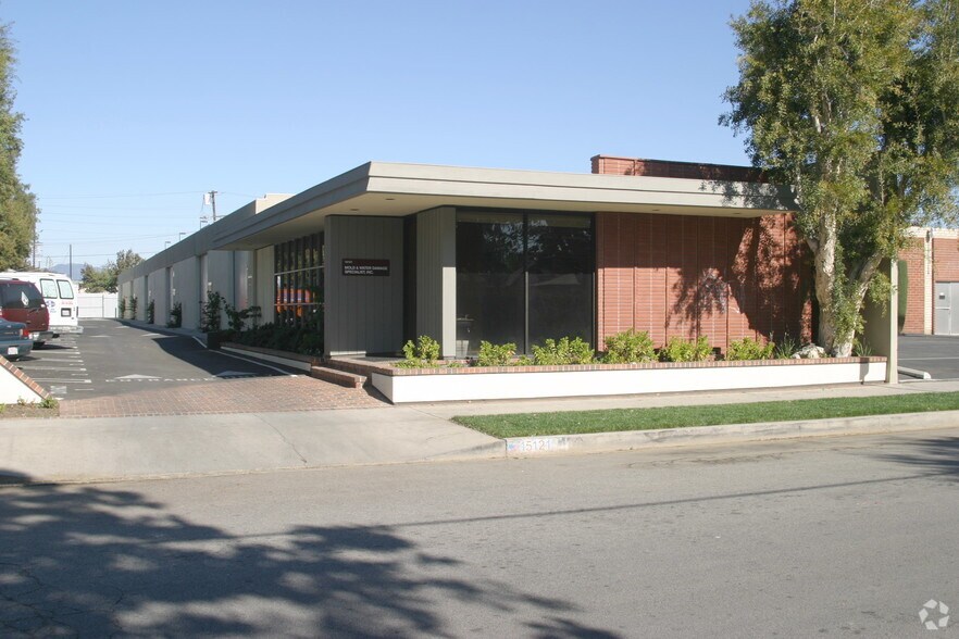 More Photos Of 15121-15127 Califa St, Van Nuys Warehouse For Lease