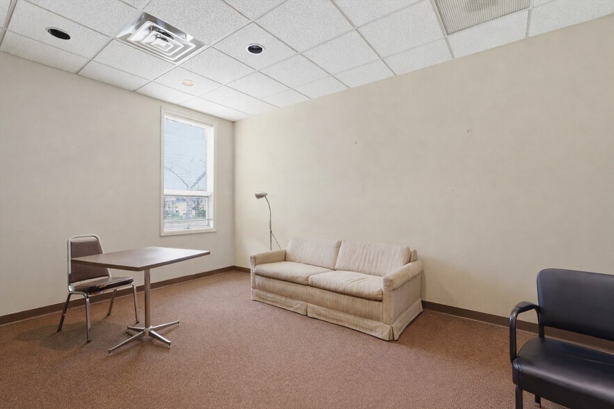 More Photos Of 812 S Main St, Cedartown Rehabilitation Center For Sale