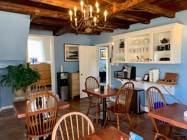 More Photos Of 15 Locke St, Kennebunkport Hospitality For Sale
