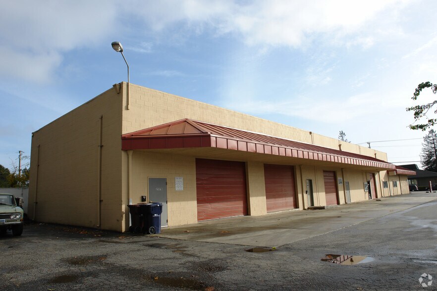 More Photos Of 2555-2557 Soquel Dr, Santa Cruz Warehouse For Sale