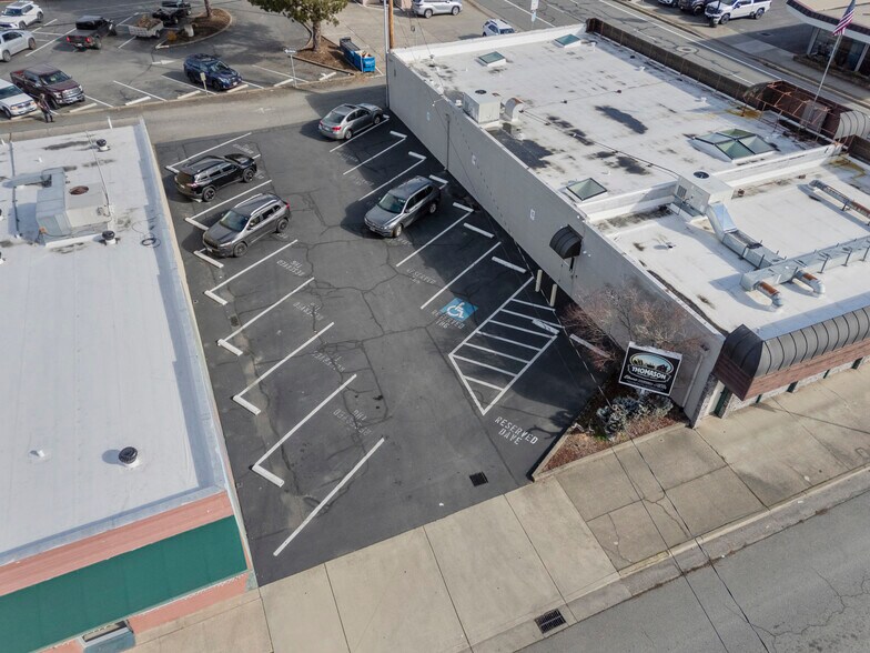 More Photos Of 206 NE 7th St, Grants Pass Office For Sale