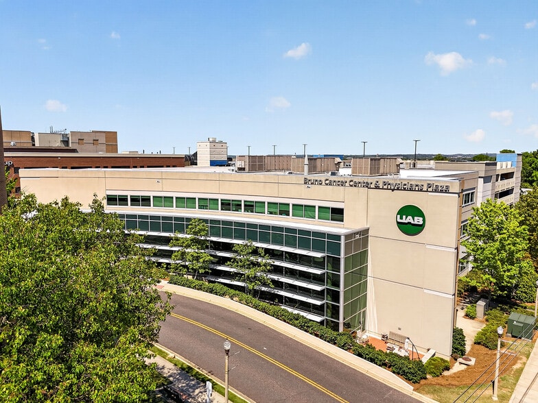 More Photos Of 2728 10th Ave S, Birmingham Medical For Lease