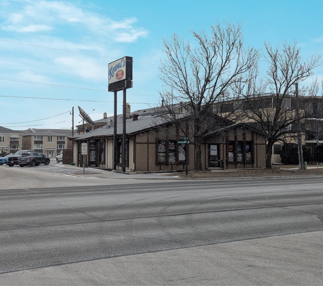 Primary Photo Of 9401 S Roberts Rd, Hickory Hills General Retail For Sale