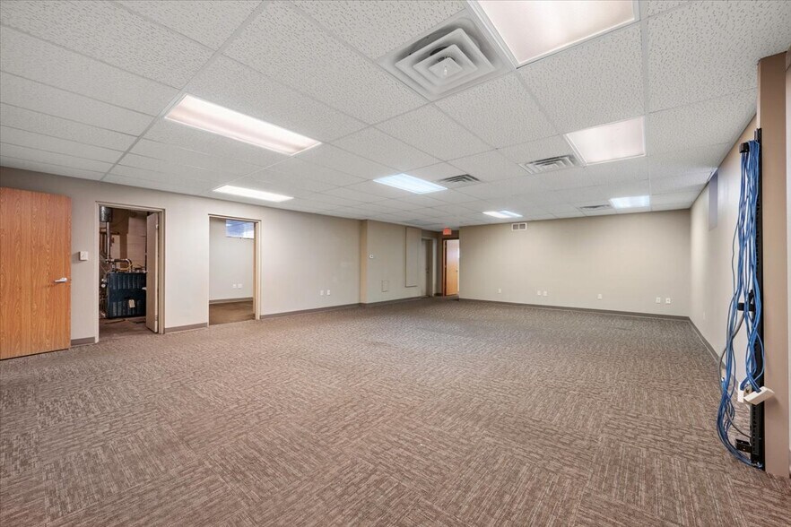 More Photos Of 87 Sherman St, Deadwood Restaurant For Lease