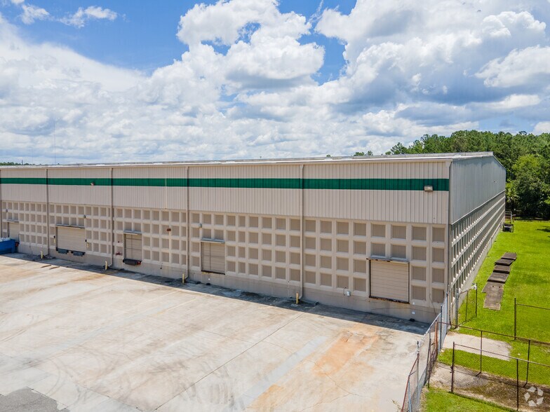 More Photos Of 2001-2003 Ellis Rd N, Jacksonville Manufacturing For Lease