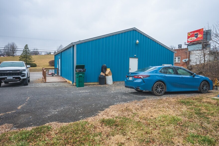 More Photos Of 19462 Lee Hwy, Abingdon General Retail For Sale