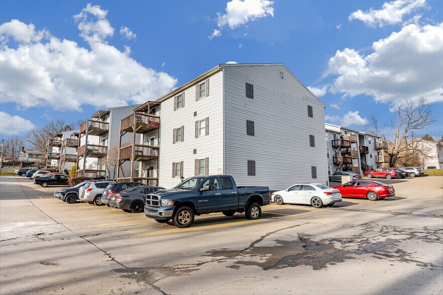 More Photos Of 940 Stewart St, Morgantown Apartments For Sale