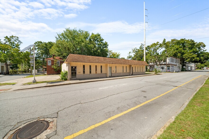 More Photos Of 1601-1605 Whitaker St, Savannah Freestanding For Sale