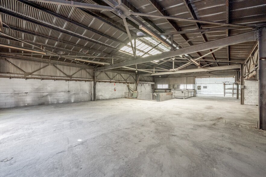 More Photos Of 138 Oakley Ave, White Plains Auto Repair For Sale