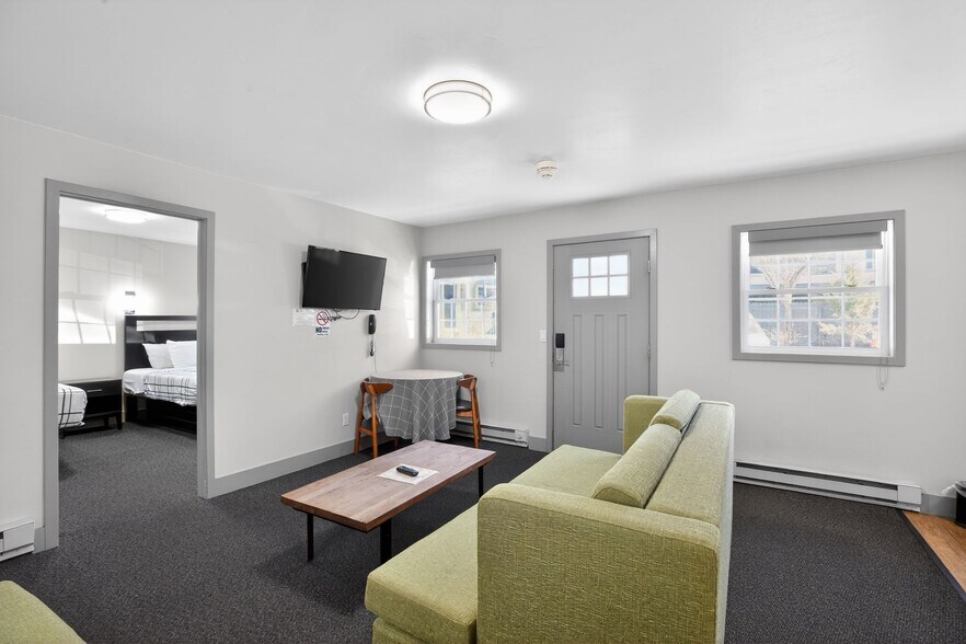 More Photos Of 220 Midland Ave, Basalt Hotel For Sale