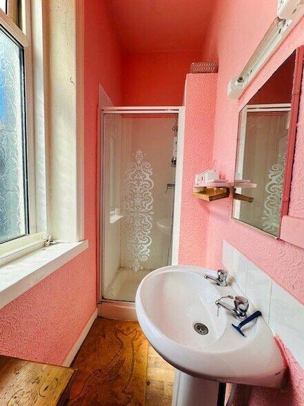 More Photos Of 4 Station Rd, Blackpool Hotel For Sale