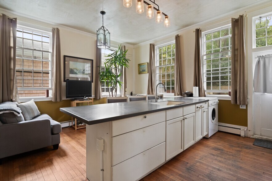 More Photos Of 418 Commercial St, Provincetown Storefront Retail Residential For Sale
