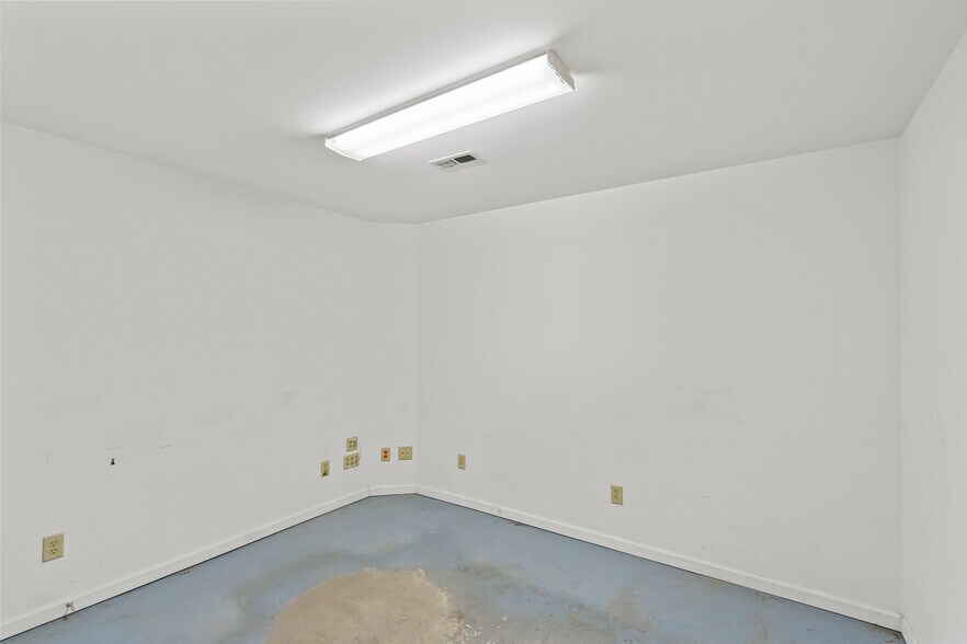 More Photos Of 1906 N Main St, Kannapolis Industrial For Sale