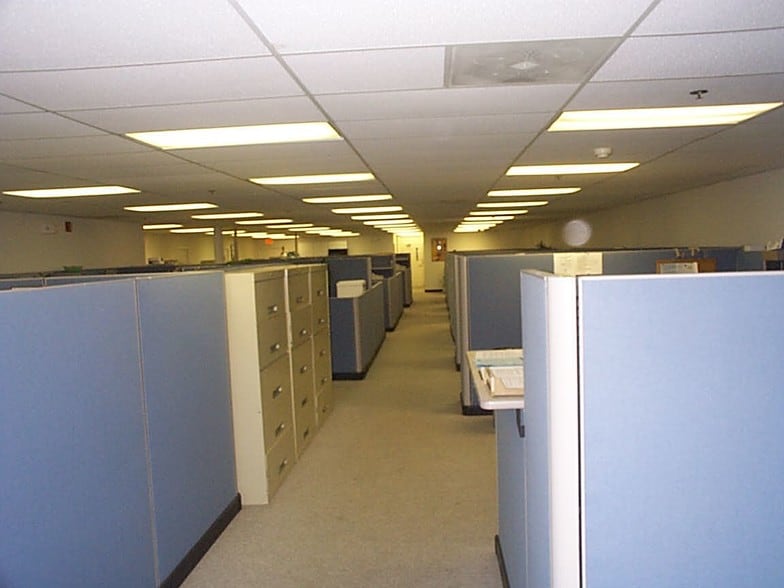 More Photos Of 8308 Cinder Bed Rd, Lorton Warehouse For Lease