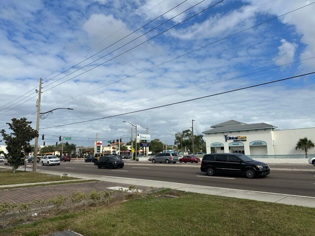 More Photos Of 1314 S Semoran Blvd, Orlando Office For Lease