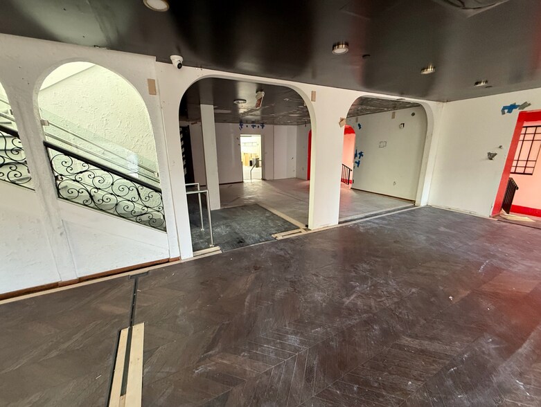 More Photos Of 909 Collins Ave, Miami Beach Restaurant For Sale