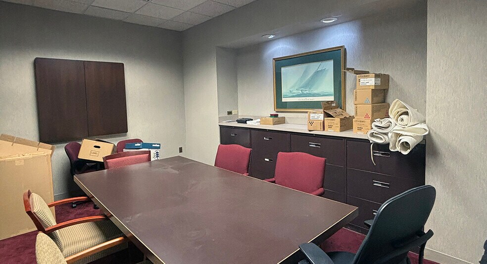 More Photos Of 600 Thimble Shoals Blvd, Newport News Office For Sale