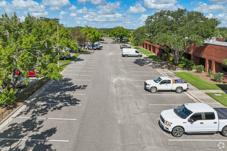 More Photos Of 5802 Breckenridge Pky, Tampa Unknown For Lease