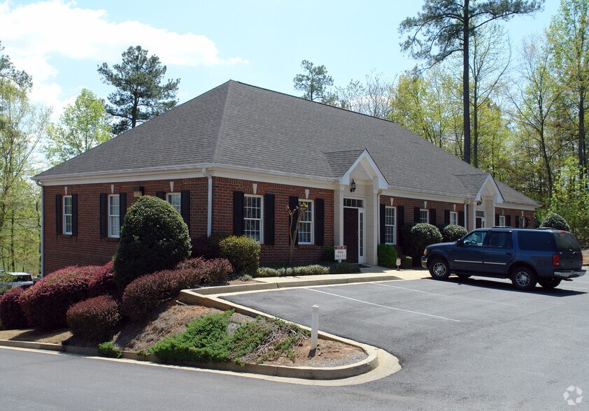More Photos Of 2160 Morningside Dr, Buford Office For Lease