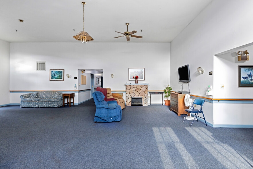 More Photos Of 218 Mill Rd, Woodstock Congregate Senior Housing For Sale