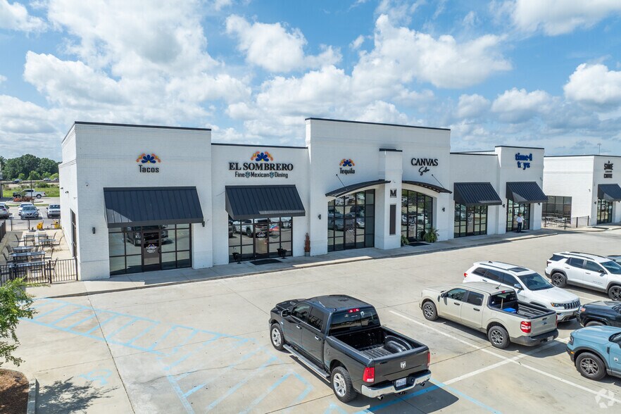 Primary Photo Of 102 Dees Dr, Madison Storefront For Lease